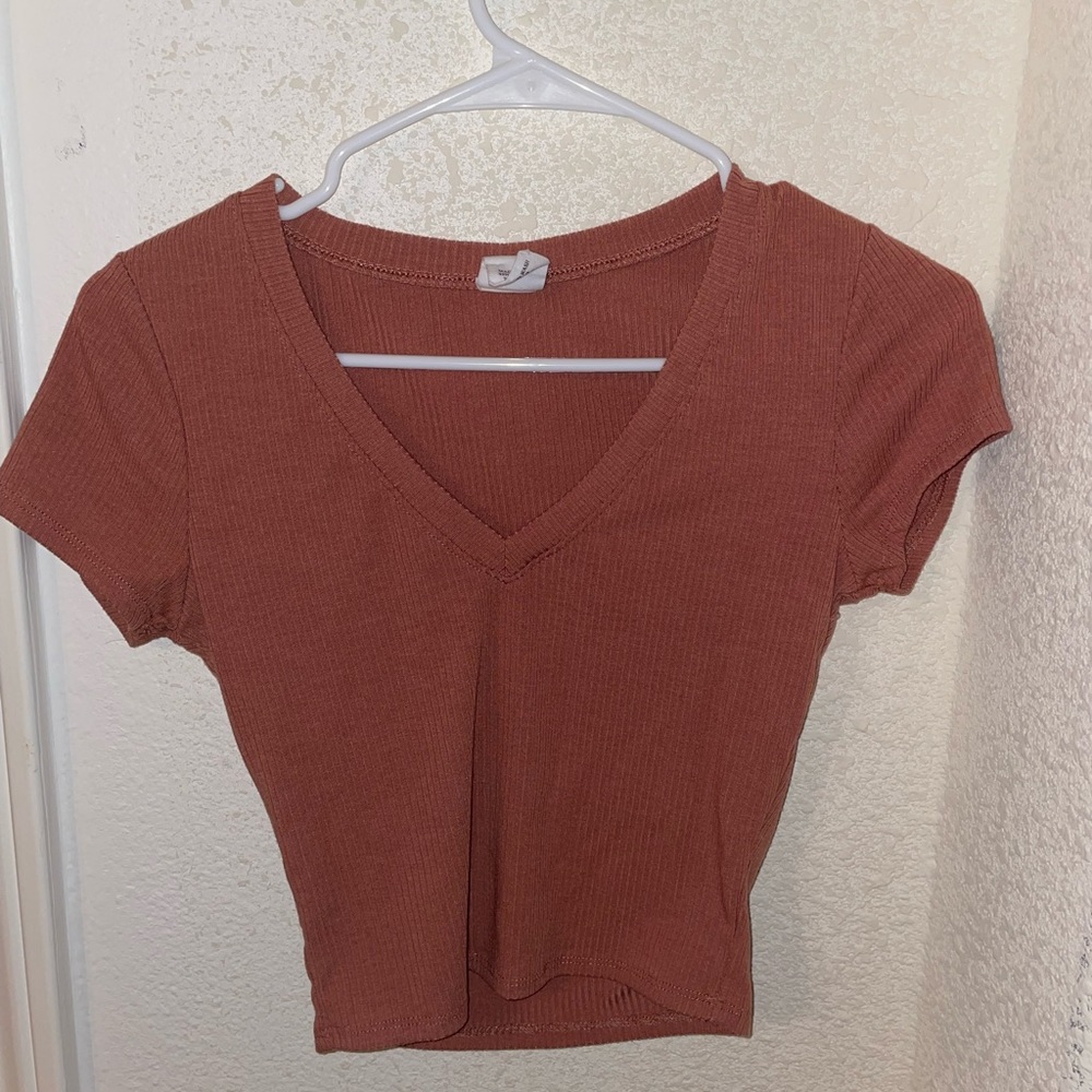 BURNT ORANGE V NECK CROP TOP